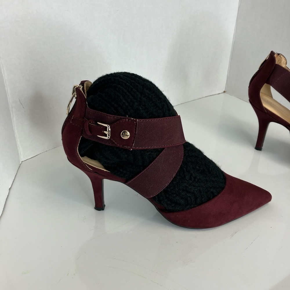 Liz Claiborne heel burgundy shoe size 8.5